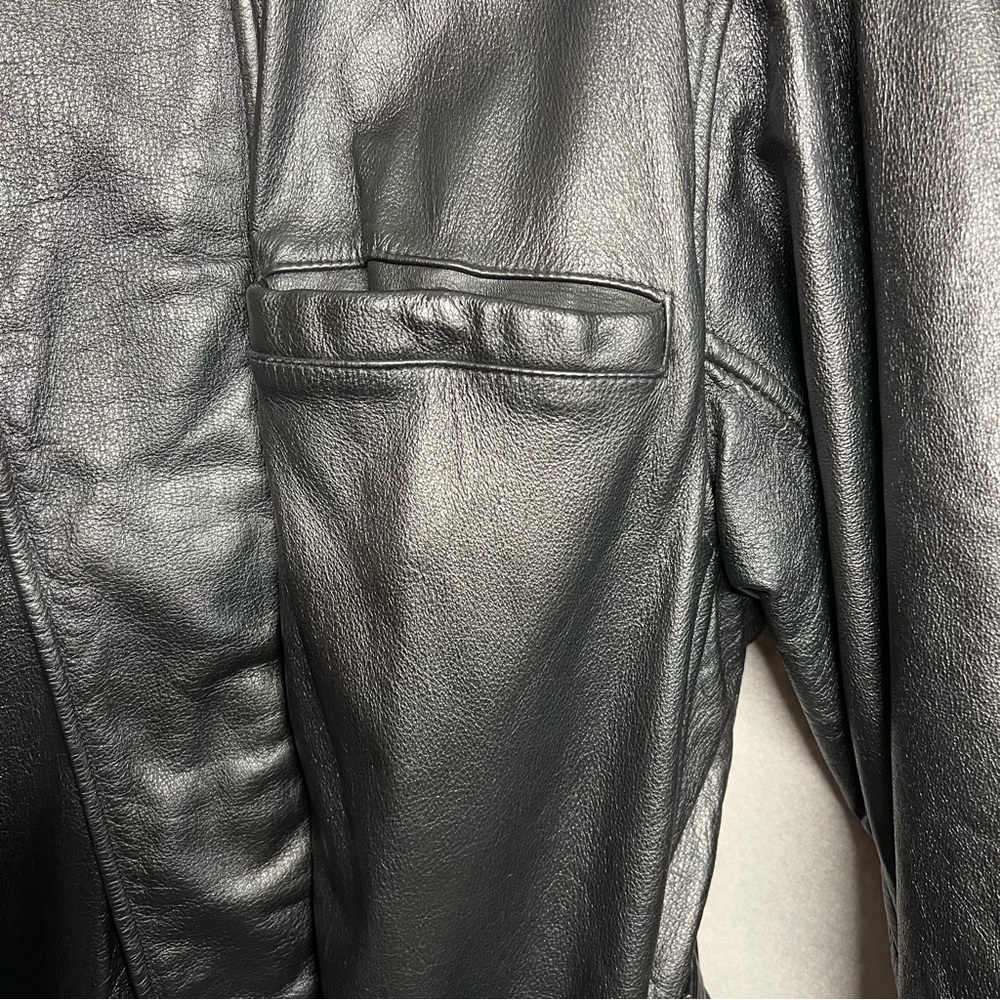 Vintage! Wilson's Black Belted Leather Jacket Size Large - Picture 6 of 12